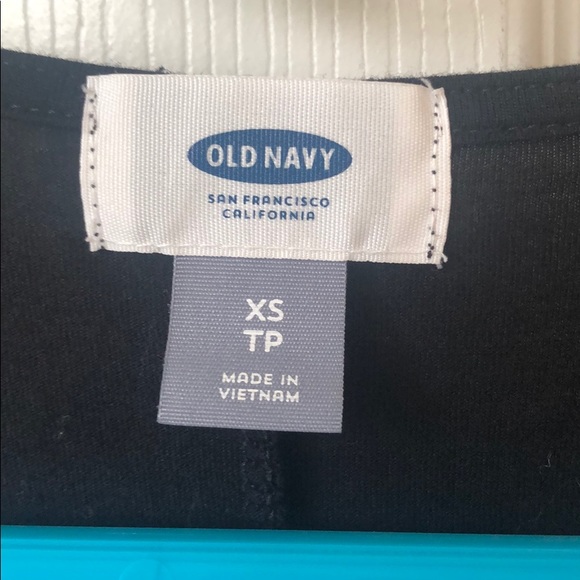 Halter top with lace detail - Picture 3 of 4